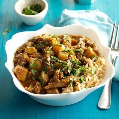 Curry-Lamm und Kartoffeln