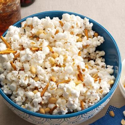 Eibisch-Erdnuss-Popcorn