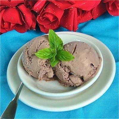 Schokoladensirup-Eiscreme