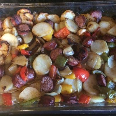 Kielbasa mit Paprika und Kartoffeln