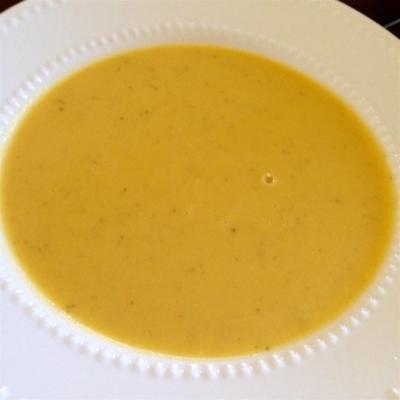 Sommersuppe aus Butternuss und Mais