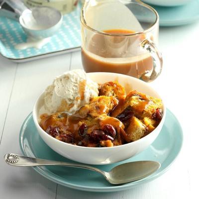 Kürbis Cranberry-Brot-Pudding