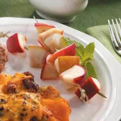 Erntekabobs mit Butterpecan-Sauce