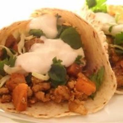 Puten- und Yamswurzel-Tacos