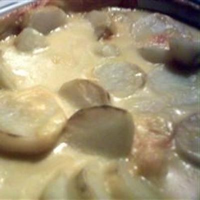 einfache Cheddar-Käse-Kartoffel-Auflauf