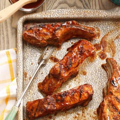 Gegrillte Rippchen im Landhausstil