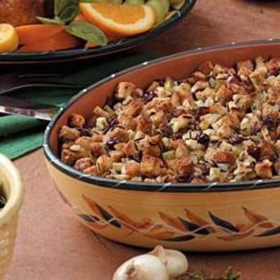 Cranberry-Haselnuss-Dressing