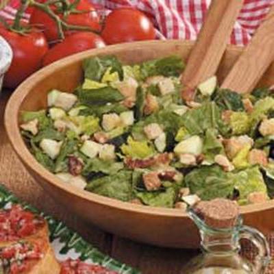 Walnuss-Römersalat
