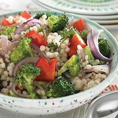 gerösteter Gemüse- und Couscous-Salat