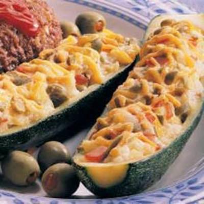 Oliven-Käse-Zucchini-Boote
