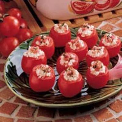 Käse gefüllte Kirschtomaten