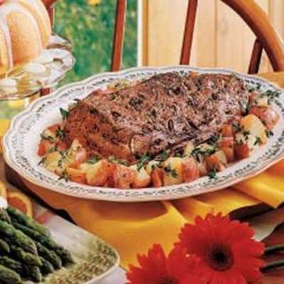 Gebratenes Filet und rote Kartoffeln