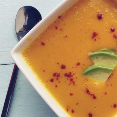 Butternut-Kürbis-Suppe mit einem Paleo-Kick