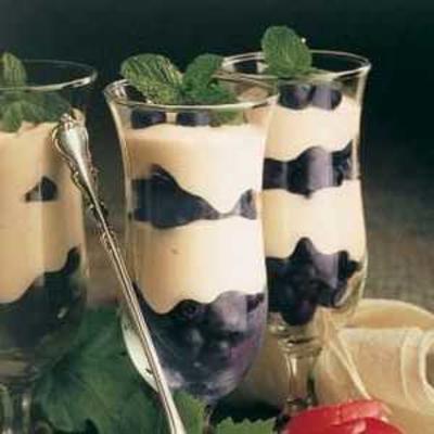 Beerencreme-Parfaits