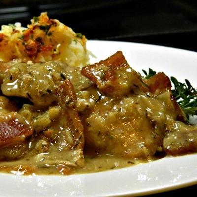 Coq au Vin mit Rosmarin und Thymian