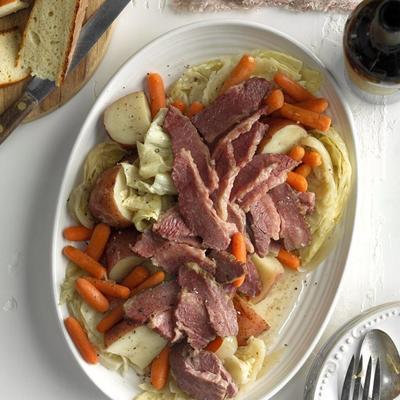 leicht Corned Beef und Kohl