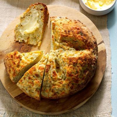 Knoblauch-Dill-Soda-Brot