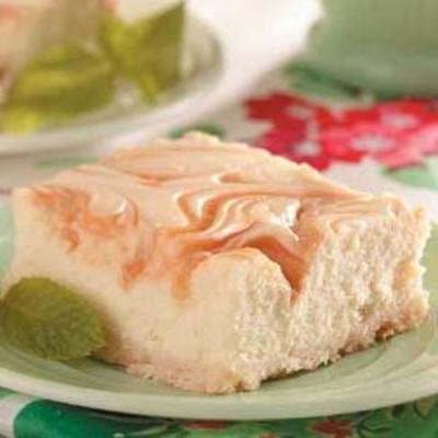 Karamellstrudelkäsekuchen mit Kokosnussplätzchenkruste