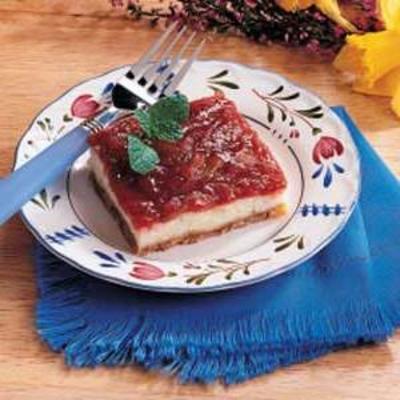 Rhabarber-Käsekuchen-Dessert