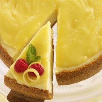 Zitronenkäsekuchen mit goldener Glasur