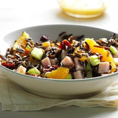 Orangen-Wildreis-Salat mit geräucherter Pute