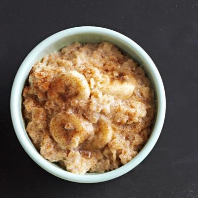 brauner Zucker Banane Haferflocken