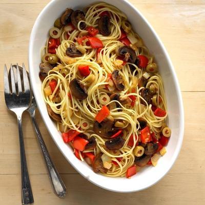 Oliven- und Paprika-Linguine