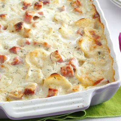 Schinken und weißer Cheddar überbacken Kartoffeln