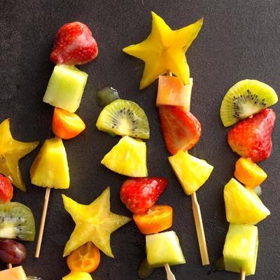 bunte Obstkabobs