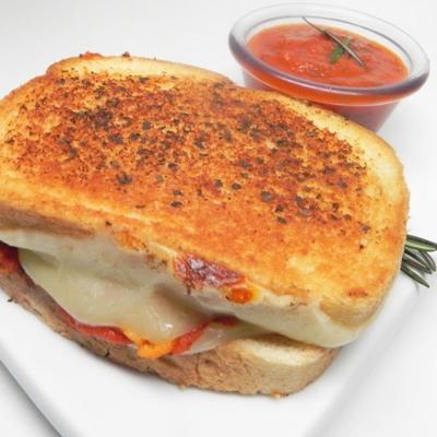 fauler Hühnerparmesankäse gegrillter Käse