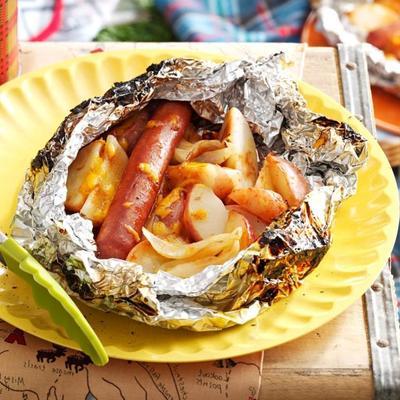 Pommes Frites und Hot Dogs