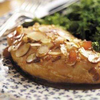 Mandelhuhn mit Pflaumensauce
