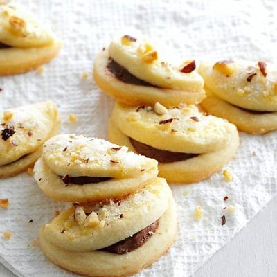 gefaltete Haselnusskekse