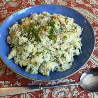 Salat mit Kartoffeln und Senf