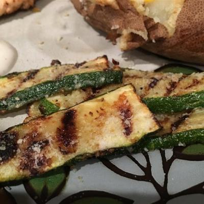 gegrillte Parmesan-Zucchini