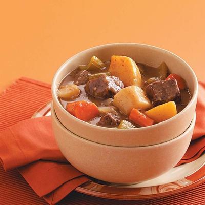 Rindereintopf mit Wurzelgemüse