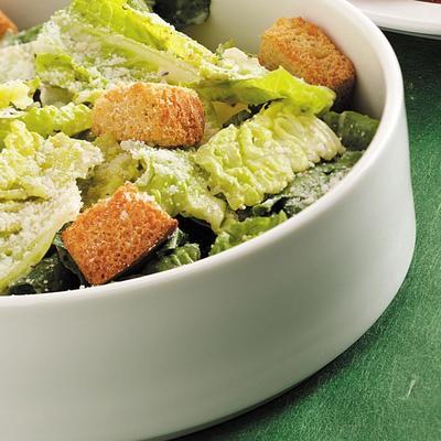 Caesar-Salat mit hausgemachten Croutons