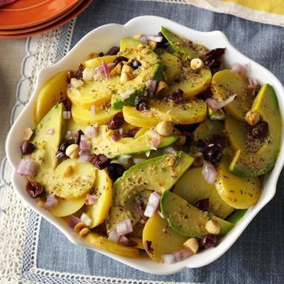Kartoffelsalat mit Oliven-Haselnuss-Vinaigrette