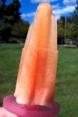 Wassermelone-Orange-Eis am Stiel
