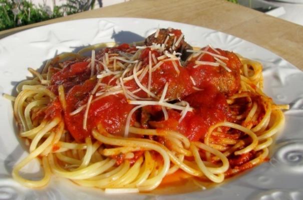 italienische Fleischbällchen und Sauce