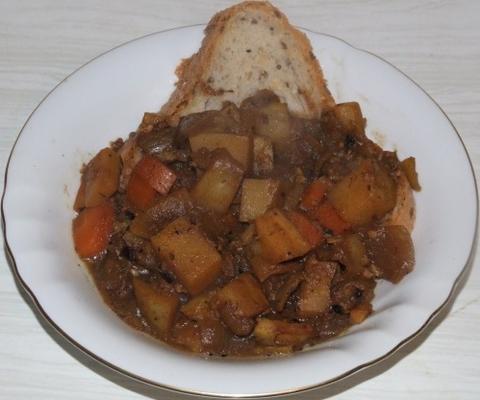 Knoblauchsuppe mit Wurzelgemüse