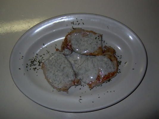 Lammkoteletts mit Joghurt-Rosmarin-Dillsoße