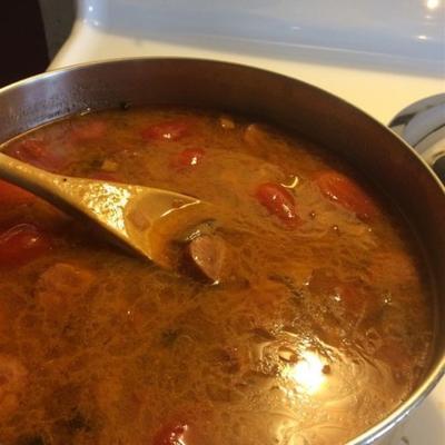 Solianka oder russische Rindfleischsuppe