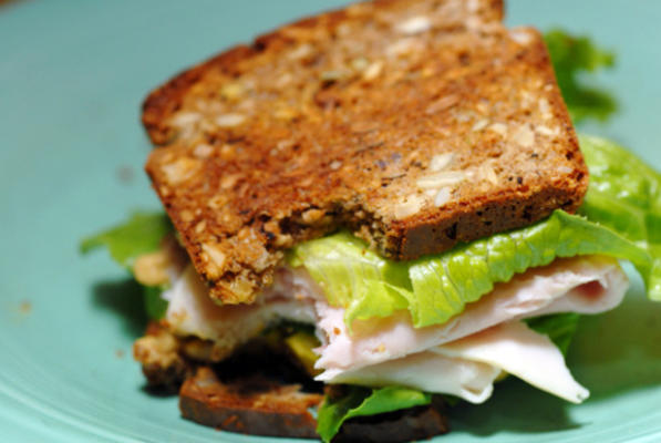 glutenfreies Truthahn-Club-Sandwich